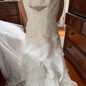 Alfred Angelo Size 12 Wedding Dress A-line Strapless Rhinestone accents